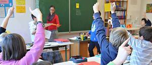 Zwei-Klassen-Gesellschaft im Klassenzimmer: verbeamtete Lehrer genießen mehr Privilegien als ihre angestellten Kollegen. 