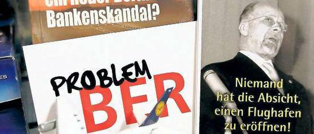 Postkarten zum Flughafen BER in Berliner Souvenirläden.