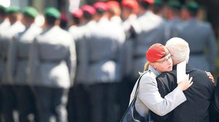 Trauerfeier. Eine Bundeswehrsoldatin