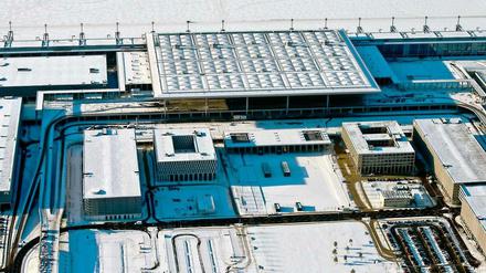 Verschneiter Großflughafen BER.
