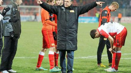 Kennt beide Seiten. Uwe Neuhaus stand mit dem 1. FC Union zu Saisonbeginn im Tabellenkeller. Inzwischen befinden sich die Berliner in Reichweite zu den Topteams.