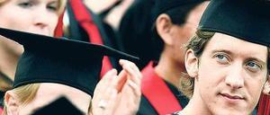 Auf längere Sicht. Nicht nur für die Titelvergabe, vor allem für den Prozess des Promovierens müssen Unis Verantwortung übernehmen, sagt Hochschulforscher Stefan Hornbostel.