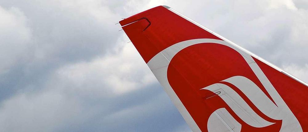 500 Stellen und 20 Flugzeuge weniger, so will Air Berlin wieder schwarze Zahlen schreiben.