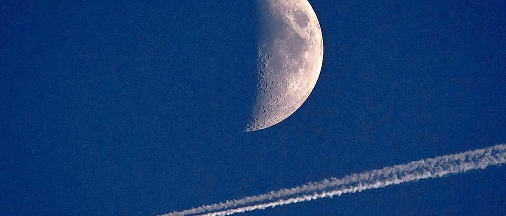 Wir fliegen auf den Mond: Deutsche Ingenieure liefern Technik für NASA-Raketen.