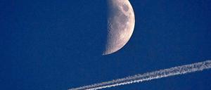 Wir fliegen auf den Mond: Deutsche Ingenieure liefern Technik für NASA-Raketen.