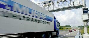 Der Bund steht offenbar vor der Übernahme des Unternehmens Toll-Collect, das das Lkw-Mautsystem betreibt.