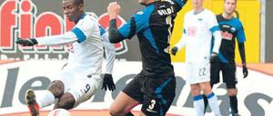 Ein Schuss, ein Tor. Adrian Ramos sichert Hertha BSC einen knappen Sieg in Paderborn. Foto: Streubel
