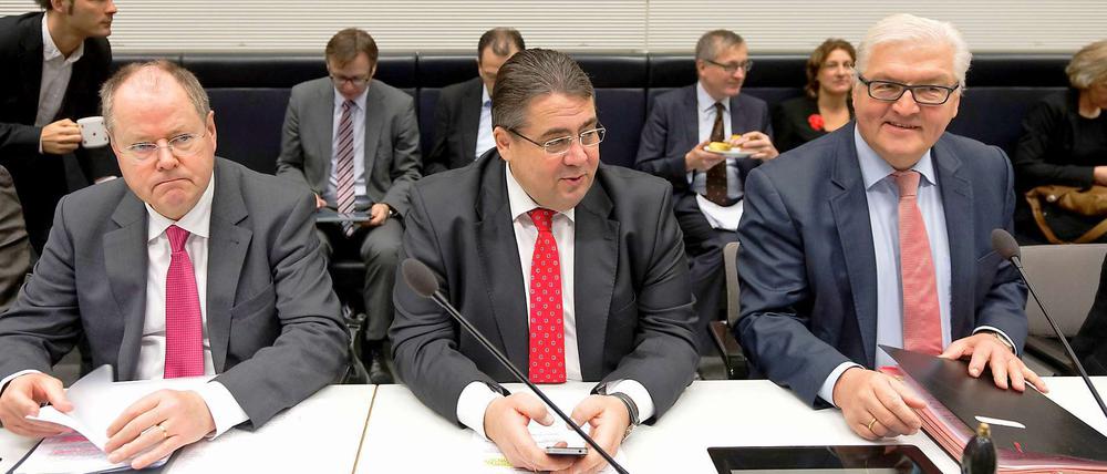Warten auf den Start: Die SPD-Troika am Donnerstag im Bundestag vor Beginn der Fraktionssitzung. Es ging um die Haltung zum dritten Griechenland-Rettungspaket.