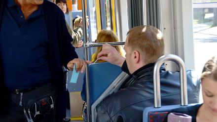 Die Kontrollen nehmen ab. Viele nutzen das aus, denn offenbar steigt die Quote der Schwarzfahrer.