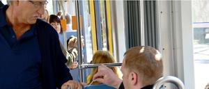 Die Kontrollen nehmen ab. Viele nutzen das aus, denn offenbar steigt die Quote der Schwarzfahrer.