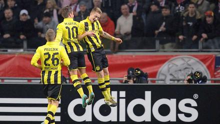 Nicht zum ersten Mal in dieser Champions-League-Saison jubeln Mario Götze und Marco Reus auf ihre ganz eigene Art und Weise.