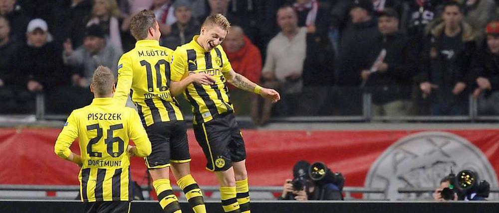 Nicht zum ersten Mal in dieser Champions-League-Saison jubeln Mario Götze und Marco Reus auf ihre ganz eigene Art und Weise.