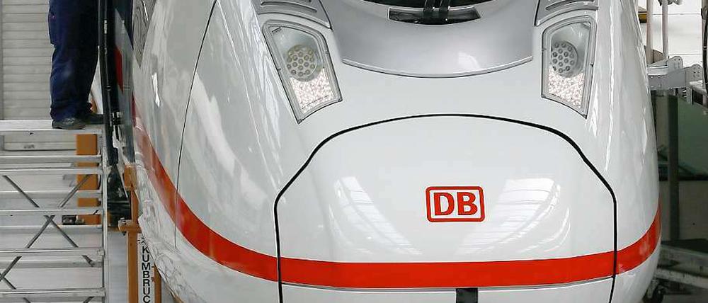 Die neuen ICE-Züge können wegen technischer Probleme noch nicht geliefert werden. Die Deutsche Bahn geht also erneut mit zu wenig Zügen in den Winter.