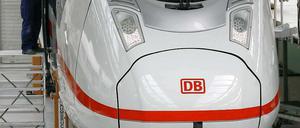 Die neuen ICE-Züge können wegen technischer Probleme noch nicht geliefert werden. Die Deutsche Bahn geht also erneut mit zu wenig Zügen in den Winter. 