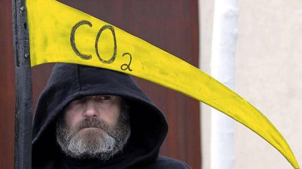 Der Klimawandel ist schon jetzt spürbar. Seit Jahren fordern Demonstranten verbindliche Klimaziele. Die Weltklimakonferenz ist aber nur ein Schritt dahin.