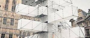 Belgische Modernität soll die künstlerische Baum-Adaption vermitteln. 