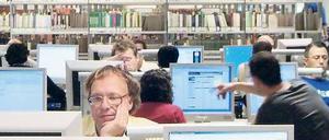 Greifbar. Auch Plagiate gehören zur Wissenschaft, also in die Bibliothek, sagen Bibliothekare. Eine Kennzeichnung im Buch lehnen viele ab.
