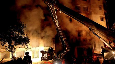 Bei dem Brand in der Textilfabrik in Bangladesch waren über 100 Menschen gestorben.