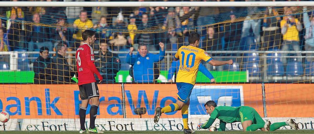 Jubel in der Löwenstadt: Mirko Boland erzielt das 1:0 für Braunschweig.
