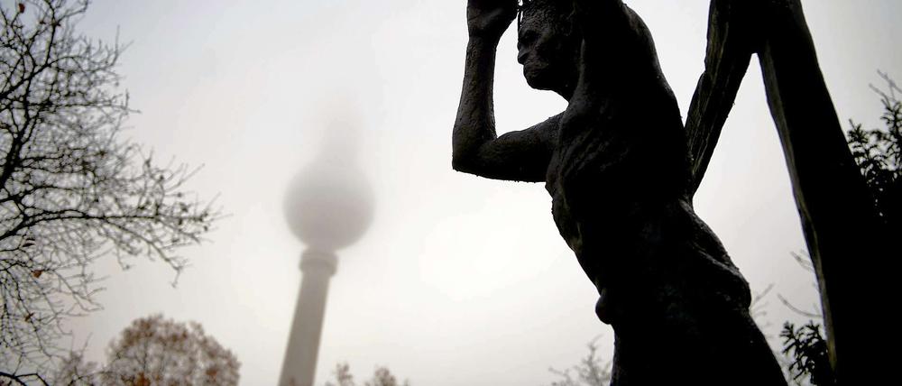 November in Berlin. Bei aller Tristesse ist er immer noch besser als der November in Jena - zumindest wenn man Fan des FC Carl Zeiss ist.