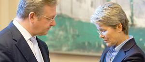 Innensenator Frank Henkel (CDU) und Claudia Schmid: Nach ihrem Rücktritt wird es einsam um ihn. 