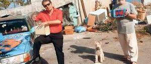 Auf der Reise durch Europa eint Broder (r.) und Abdel-Samad der Spott. Foto: ARD