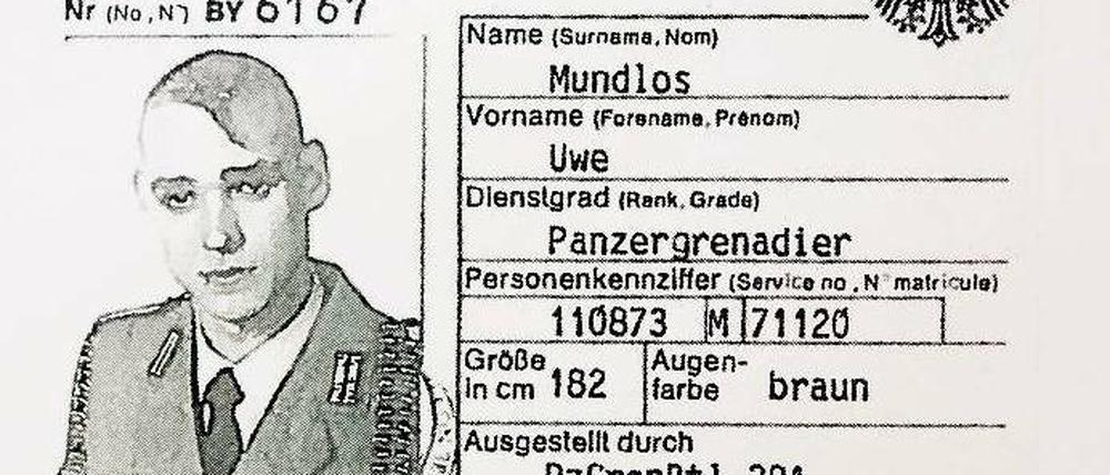 Die rechte Gesinnung des NSU-Terroristen Uwe Mundlos fiel schon während seiner Zeit als Wehrpflichtiger auf. Das Bild zeigt seinen Truppenausweis aus dem Jahr 1994.