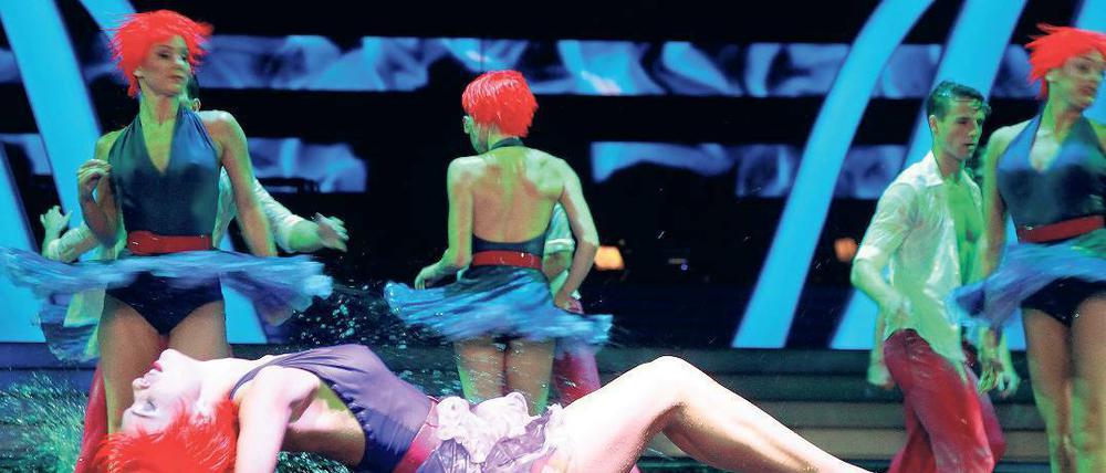 Bunt am Boden. „Show Me“ vereint den Glanz der zwanziger Jahre mit dem kühlen Prunk des 21. Jahrhunderts. Foto: DAVIDS/S. Darmer