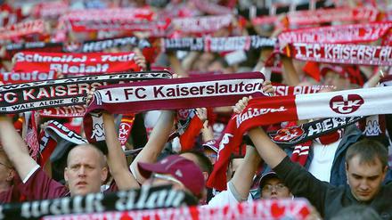 Geschlossenheit. Die Fans des 1. FC Kaiserslautern legen großen Wert auf die Identifikation der Spieler und Trainer mit dem Verein und der Region. Fehlt diese Bindung, wird es mitunter ungemütlich.