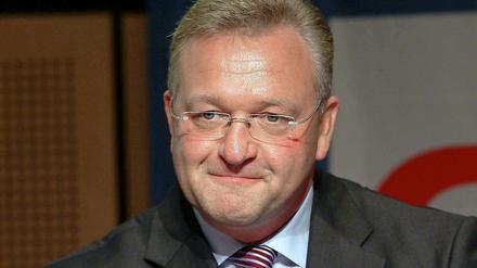 Innensenator Frank Henkel muss sich vor dem Parlament zum Thema NSU erklären.