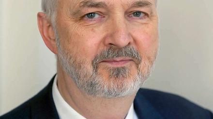 Klare Worte für den Umgang der Berlinber Polizei mit sensiblen Handy-Daten: Alexander Dix kritisiert die Berliner Polizei. 