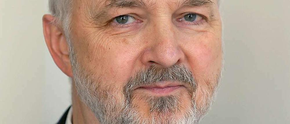 Klare Worte für den Umgang der Berlinber Polizei mit sensiblen Handy-Daten: Alexander Dix kritisiert die Berliner Polizei. 