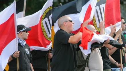 Bei der Suche nach verfassungsfeindlichem Material der NPD sind Bund und Länder offenbar fündig geworden.