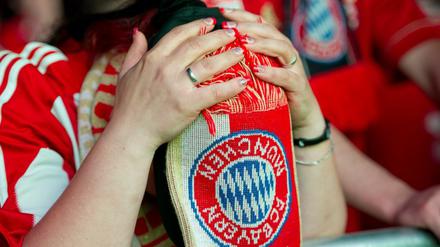 Bittere Pleite. Trauer bei Bayern-Fans nach der Finalniederlage gegen Chelsea. 