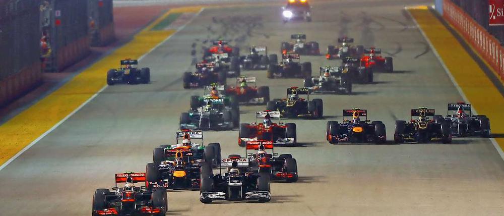 Nach dem Start war Lewis Hamilton, der von der Pole-Position gestartet war, an erster Position. Am Ende stand jedoch Sebastian Vettel ganz vorn.