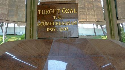Der Sarkophag des ehemaligen türkischen Präsidenten Turgut Özal. Seine Leich esoll jetzt exhumiert werden.
