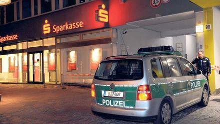 Die ausgeraubte Filiale in der Potsdamer Straße. 