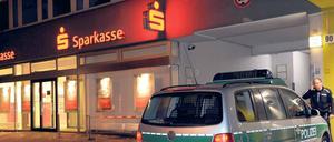 Die ausgeraubte Filiale in der Potsdamer Straße. 