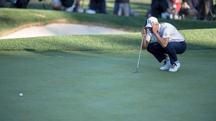 Das 18. Loch. Martin Kaymer bei seinem entscheidenden Schlag.