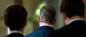 Wird es einsam um ihn? Innensenator Henkel steht zunehmend in der Kritik.