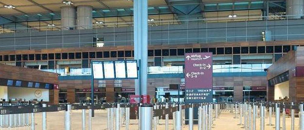 Neu und zu eng. Das BER-Terminal ist zu klein, feste Pavillons sollen die Kapazität dauerhaft erweitern.