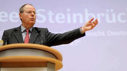 Peer Steinbrück steht in der Kritik - wegen einer Sponsorenwerbung für ein Schachturnier.