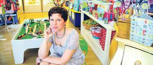 Frustriert. Beatrice Posch vom Spielzeugladen „Die kleine Gesellschaft“ muss jeden Tag für Kredite und Versicherungen zahlen - obwohl ihr Laden noch nicht eröffnet ist. 