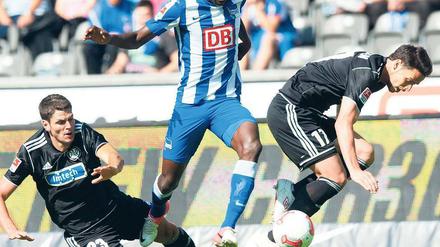 In Tritt gekommen. Adrian Ramos kommt langsam in Schwung, doch wie lange wird er in Berlin bleiben? Foto: dpa