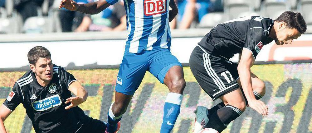 In Tritt gekommen. Adrian Ramos kommt langsam in Schwung, doch wie lange wird er in Berlin bleiben? Foto: dpa