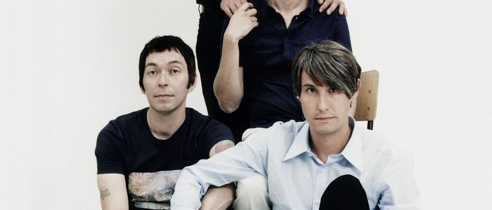 Sie sind Helden. Rick McPhail, Jan Müller, Arne Zank und Dirk von Lowtzow (v.l.) alias Tocotronic. Im Januar erscheint ihr neues Album, das sie im „Candy Bomber“-Studio im Flughafen Tempelhof aufgenommen haben.