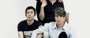 Sie sind Helden. Rick McPhail, Jan Müller, Arne Zank und Dirk von Lowtzow (v.l.) alias Tocotronic. Im Januar erscheint ihr neues Album, das sie im „Candy Bomber“-Studio im Flughafen Tempelhof aufgenommen haben.