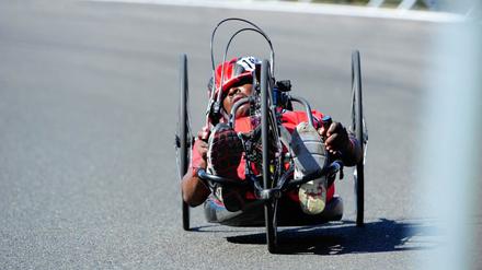 Nicht aus der Bahn geworfen. Der Handbiker Gaysli Leon aus Haiti macht seinen Landsleuten Mut.