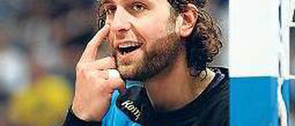 Augen auf. Silvio Heinevetter und die Füchse stolpern über Melsungen. Foto: dapd