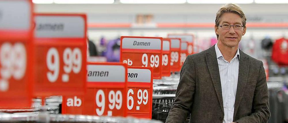Setzt auf Mütter mit wenig Geld: Der Textildiscounter Kik mit seinem Geschäftsführer Michael Arretz.